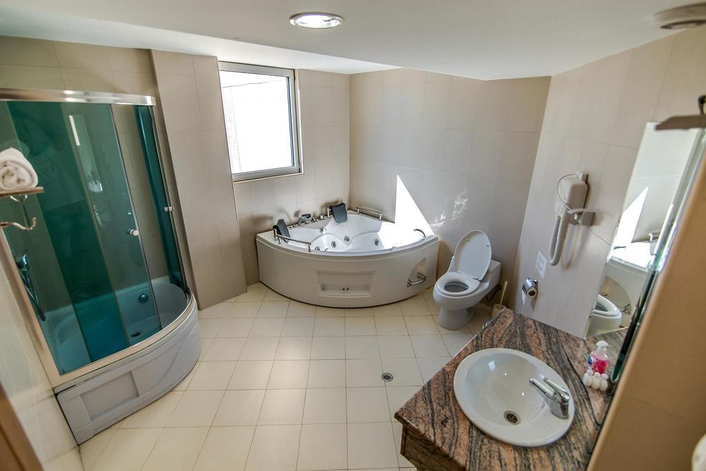 Hotel Feni Kavadarci Ngoại thất bức ảnh