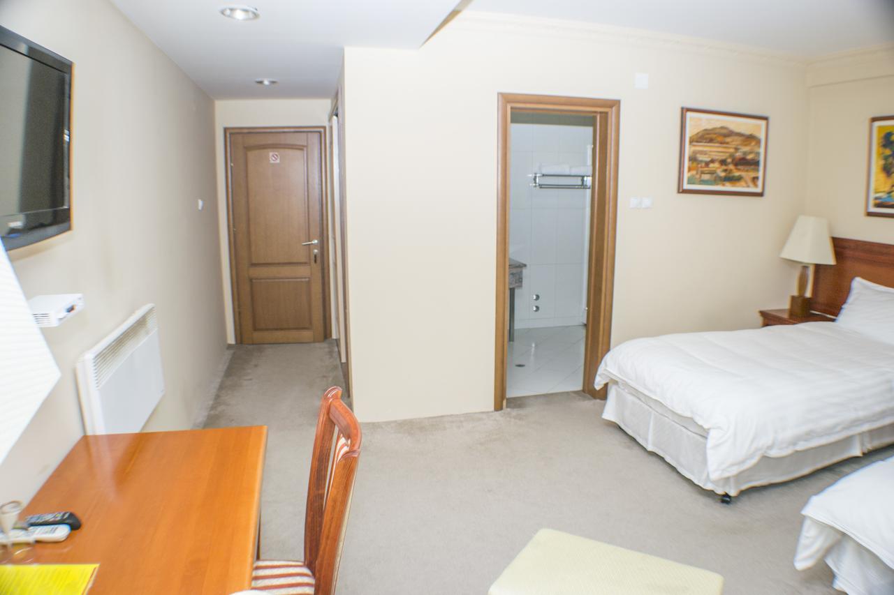 Hotel Feni Kavadarci Ngoại thất bức ảnh